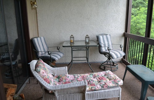 Chalet Village Condo | "Caleb's Treehouse" is approximately 3 miles from downtown Gatlinburg