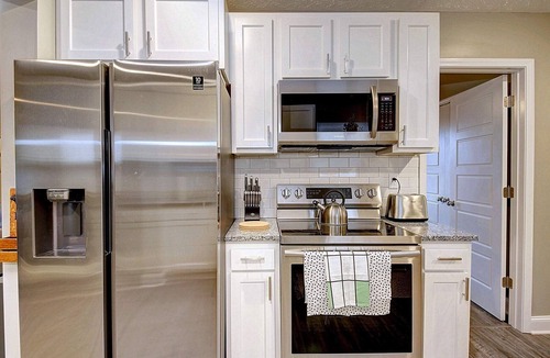 Scott Depot House | Calm and cozy WV home conveniently located.