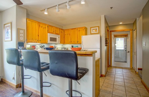 Snowshoe House | Camp 4 #21: 2 Bedrooms, 2.5 Baths: Slope Side, Gas Fireplace