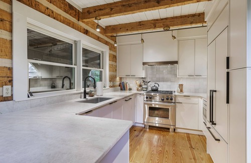 Clifftops House | Camp McGu: Lakefront, 3 Fireplaces + Firepit, Pizza Oven, Gorgeous Setting