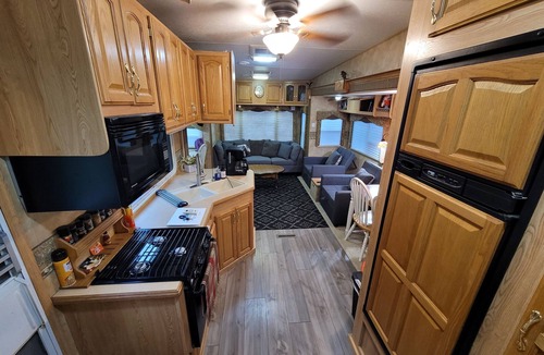 Del Rio House | Camping Creekside at Del Rio Happy Camper