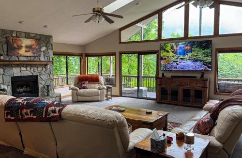 Maggie Valley House | Can't Bear to Leave Mountain House
