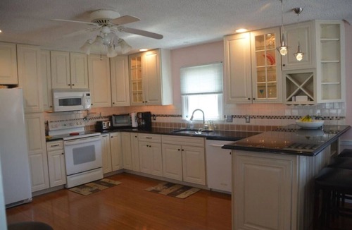 Ocean Pines House | CANAL FRONT - GREAT VIEWS - 5 BDRM, 3&1/2 BATHS, 2 KINGS, GOLF, RELAX.