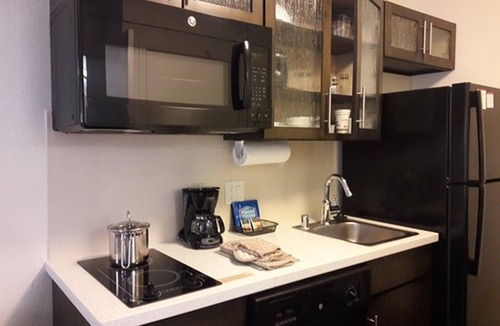 East Syracuse Hotel | Candlewood Suites East Syracuse - Carrier Circle by IHG