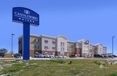 Kenedy Hotel | Candlewood Suites Kenedy by IHG
