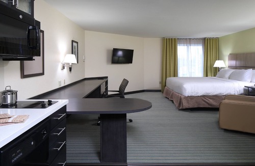 Yorkshire Hotel | Candlewood Suites Newark South - University Area by IHG