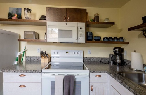 Market District Condo | Capistrano- Rhodee #4: Close to UO/Autzen