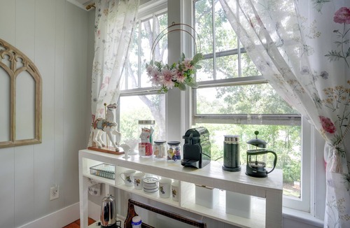 North Chattanooga Cottage | 'Carousel Cottage:' North Chattanooga Home!