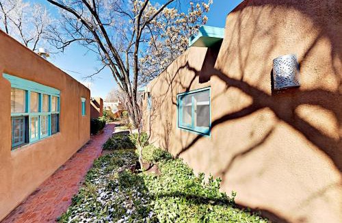 Historic Eastside Apartment | Casa De Lorena