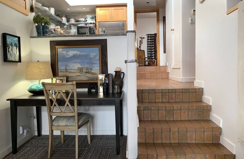 Nambe Pueblo Condo | Casita Bella: rustic contemporary, quiet private across from Four Seasons