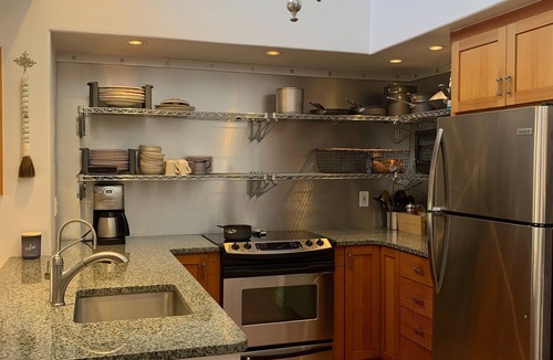 Nambe Pueblo Condo | Casita Bella: rustic contemporary, quiet private across from Four Seasons