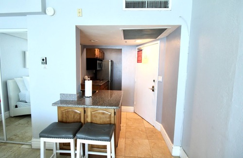 Mid Beach Condo | Castle 828 Oceanfront Studio with Balcony! Free Parking, Pool, Beach, Gym, Tennis, and more!
