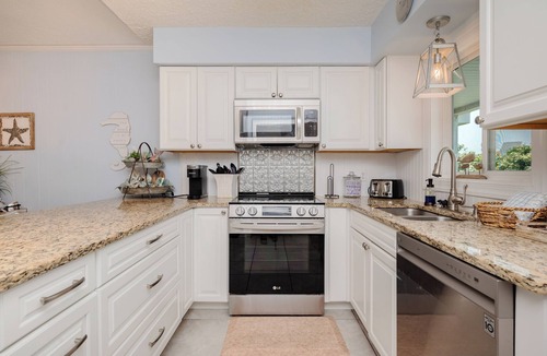 Caswell Beach House | Caswell Cabana: Oceanfront, Split Floor Plan, Views of Lighthouse