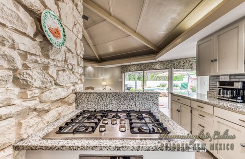 Ruidoso Downs House | Catch a "Tiger by the Tail"! Pet Friendly with pool table.