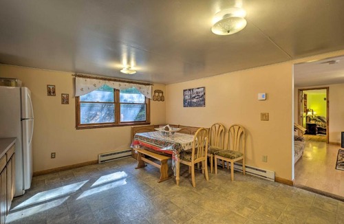 East Durham House | Catskill Mtn Home with Deck about 1 Miles to Zoom Flume!