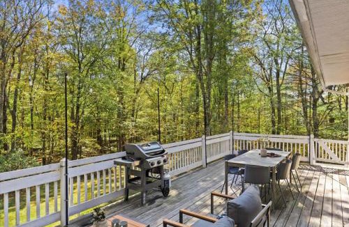 Palenville House | Catskill Retreat with Hot Tub and Fire Pit