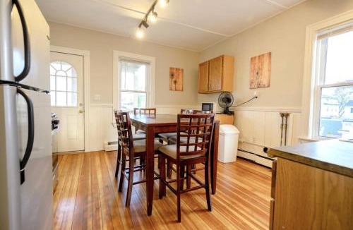 Beverly Apartment | Central Beverly 5 min to Salem