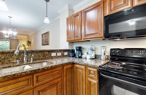 Gatlinburg Condo | Central condo with private balcony, free attraction tickets, & pool/hot tub