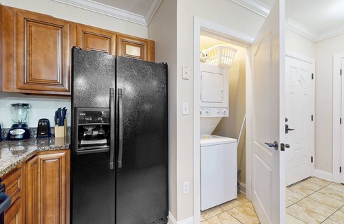 Gatlinburg Condo | Central condo with private balcony, free attraction tickets, & pool/hot tub