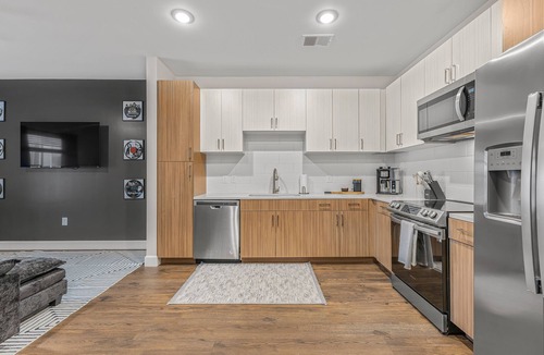 Eighth Avenue Apartment | Central GULCH LUX 2-bedroom w/POOL, GYM, VIEWS! Walkable!