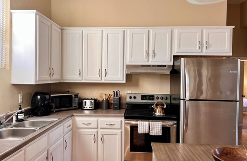 New Pathways House | Central Memphis Stay - Blocks from Beale Street & FedEx Forum