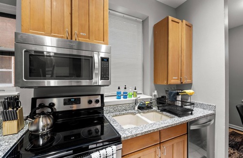 Central West End House | Central West End/WashU/BJC/St Louis Children's Hospital/Forest Park 3br Euphoria