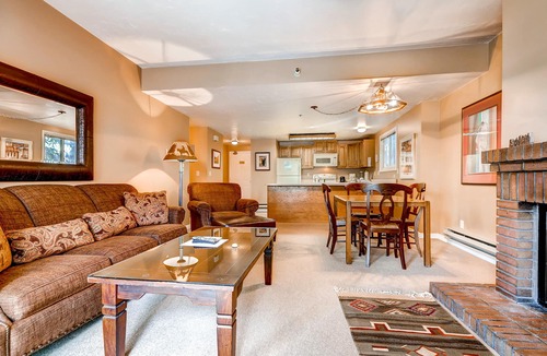 North Park City Condo | Centrally-located Park City condo w/a shared pool, hot tub, & firepit
