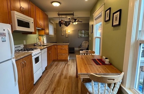 Miller Park Apartment | Charming 1-bedroom apt in Capitol Hill