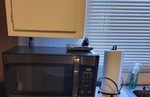 Northwest Heights Apartment | Charming 1-bedroom apartment with WiFi, AC in peaceful Albuquerque