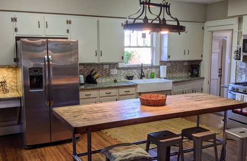 Galveston House | Charming 1924 Craftsman Style Cottage Adjacent to the Garten Verein
