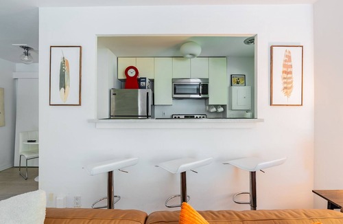 Broadway Condo | Charming 1BR Condo King Bed Close to Convention Center