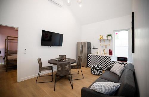 Burbank House | Charming 1BR Near Airport & Studios , EV