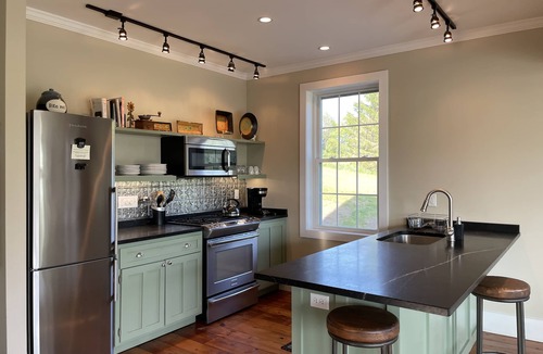 Stamford Cottage | Charming 2-bedroom Country Cottage in the Catskill Mountains