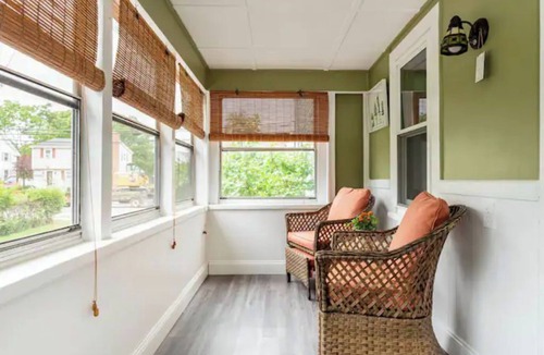 Woburn House | Charming 2 bedroom Townhome w/private office suite