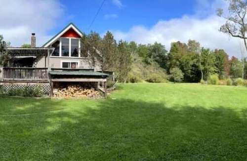Fleischmanns Cabin | Charming 2-bedroom cabin with HOT TUB, WIFI, and all amenities!