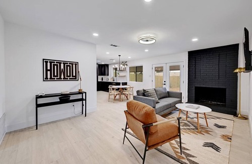 Sweetbriar House | Charming 3-bedroom bungalow with WiFi and AC in brilliant Austin