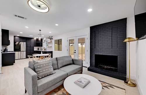 Sweetbriar House | Charming 3-bedroom bungalow with WiFi and AC in brilliant Austin