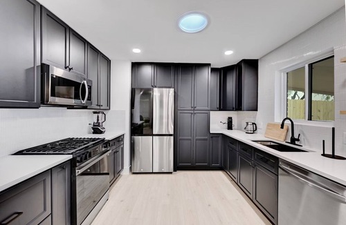 Sweetbriar House | Charming 3-bedroom bungalow with WiFi and AC in brilliant Austin