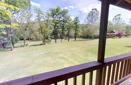 Gaines House | Charming 3-bedroom home on Pinecreek in Gaines with AC, hot tub, fire ring, WiFi