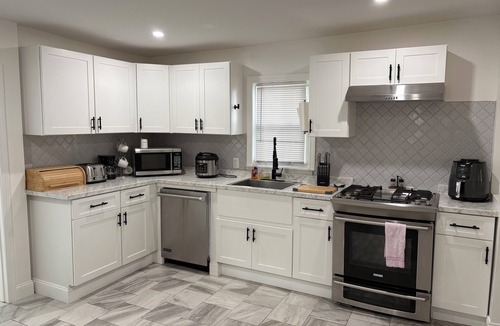 Brockton House | Charming 3-bedroom house with fast WiFi and is pet-friendly in Brockton
