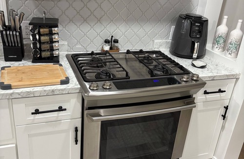Brockton House | Charming 3-bedroom house with fast WiFi and is pet-friendly in Brockton