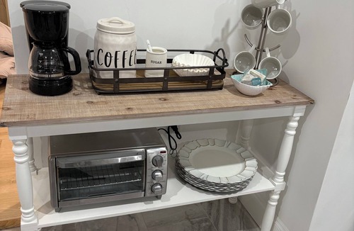 Brockton House | Charming 3-bedroom house with fast WiFi and is pet-friendly in Brockton