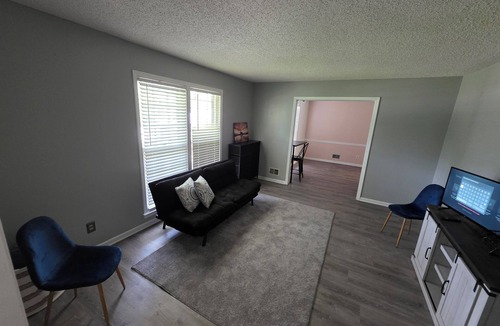 Columbia House | Charming 3-bedroom house with WiFi, AC in Columbia near Lake Murray