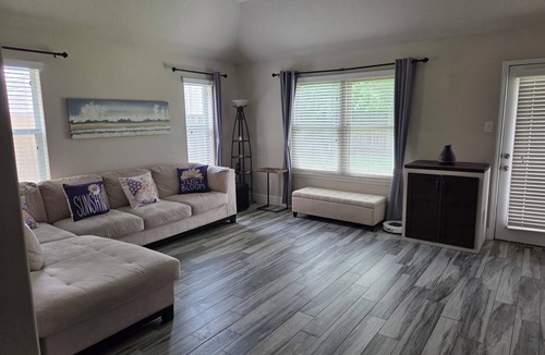 Southeast Houston House | Charming 3-bedroom house with WiFi, AC in marvelous Houston
