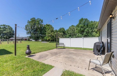 Cross Plains House | Charming 3-bedroom house in quaint Cross Plains. A peaceful retreat for friends.