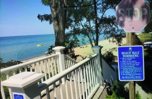 Michiana House | Charming 3-bedroom house with WiFi, AC in New Buffalo with a 20x40 INDOOR POOL