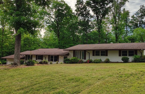 Paw Creek House | Charming 4-bedroom house with WiFi and AC in fabulous Charlotte