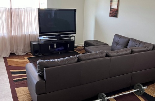Acton House | Charming 4-bedroom house with AC and WiFi in lovely Indianapolis /shared house