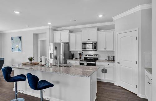Capshaw House | Charming 4BR Ranch-Style Home - Corner Lot home