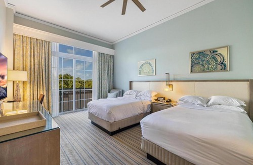 Key Biscayne House | Charming 5 Star Condo Unit Situated at Ritz Carlton-Key Biscayne